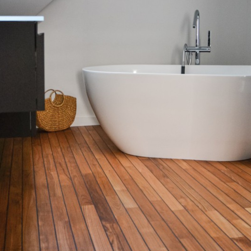 Massiv Teak. Navylam+. Dim. 9 mm x 68 x 300-1200 mm. Naturolieret.