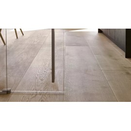 Massiv Eg Planker. Natur. Dim. 22 x 300 mm. Faldende længde: 1,2 til 3,3 meter. Ubehandlet.