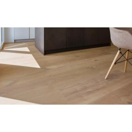 Massiv Eg Planker. Natur. Dim. 30 x 300 mm. Faldende længde: 2 til 5 meter. Ubehandlet.