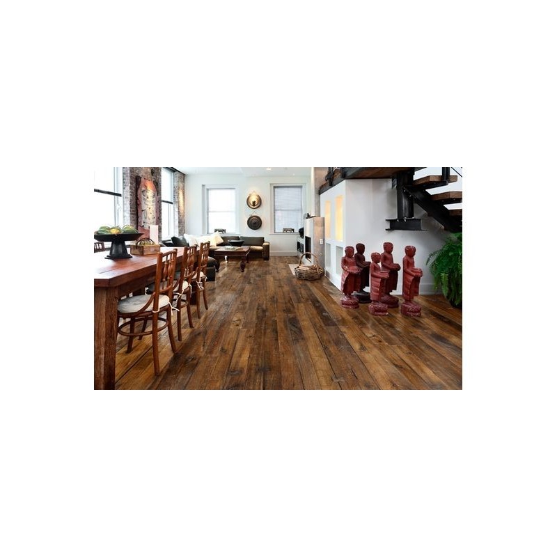 Eg Unico. Naturolie. Røget. Børstet. Håndskrabet. Fasede kanter. Træpropper.