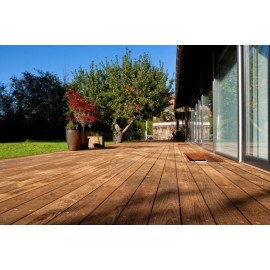 Massiv FSC Thermo Ask Terrasseplanker. Dim. 21 x 125 mm. Glat/Glat. Længde: 1800-3600 mm.